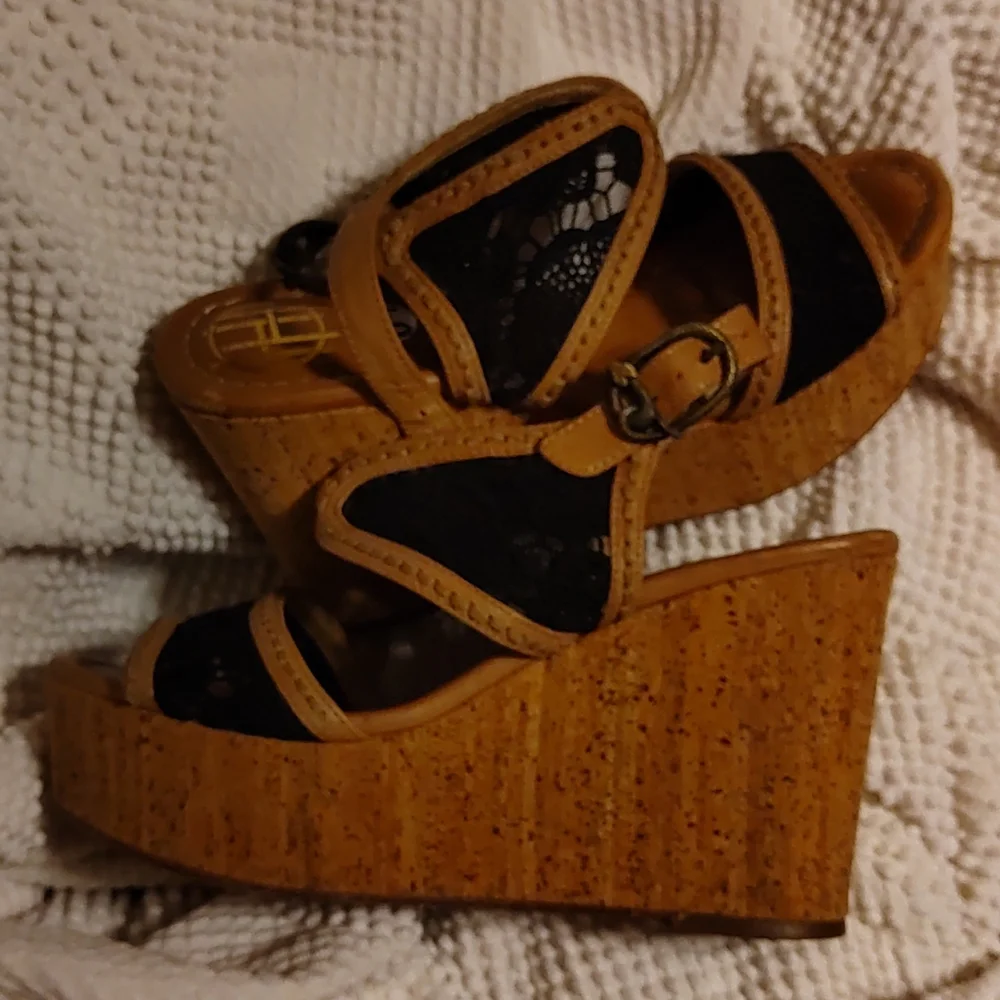 Women’s Black and Tan Wedge Sandals